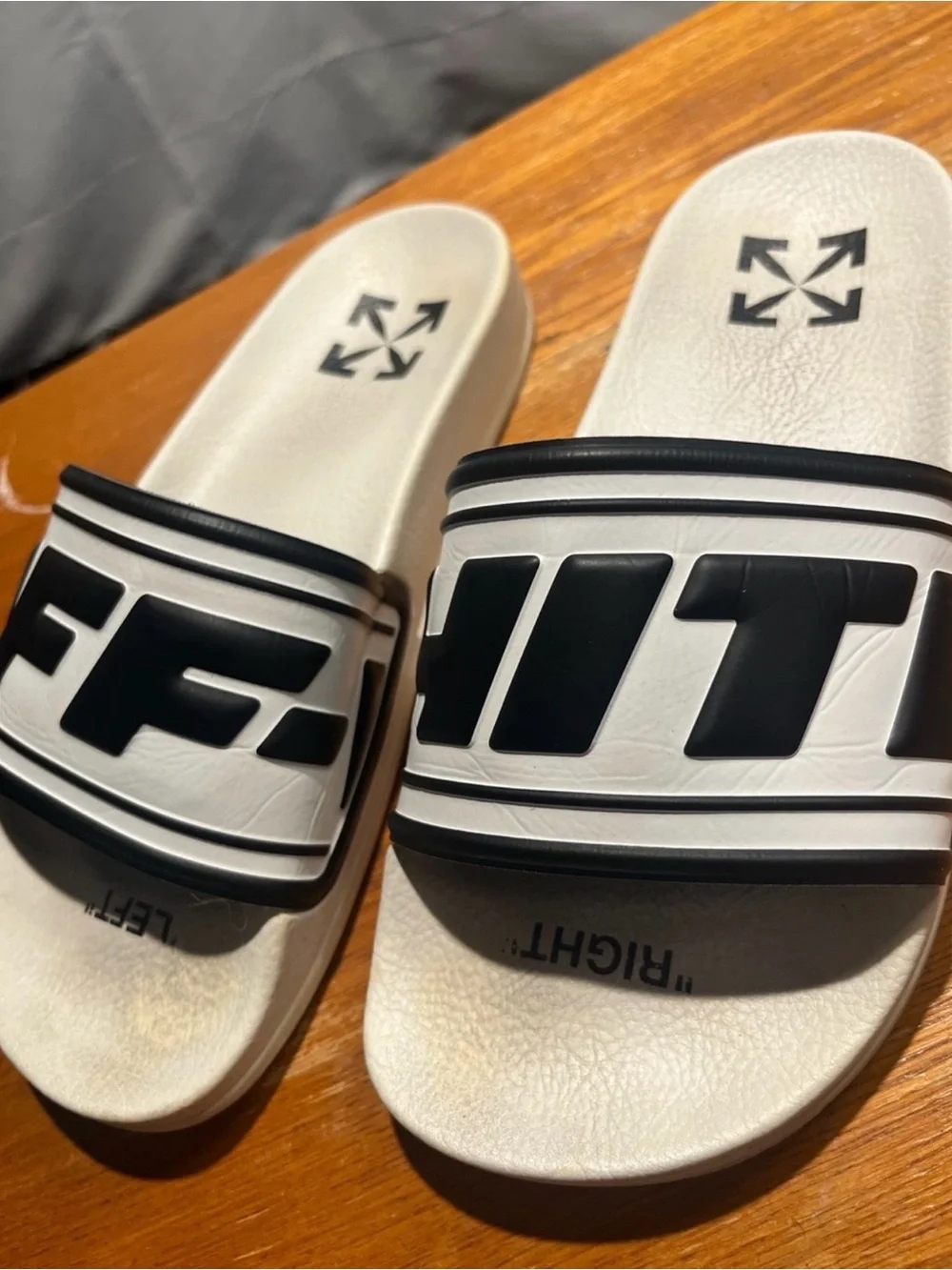 OFFWHITE Men's Logo Pool White & Black Faux leather upper w/ rubber sole Slider